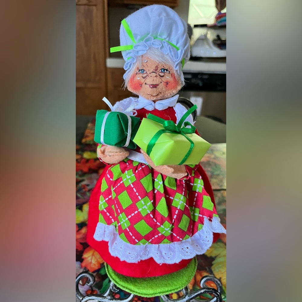 Mrs Claus With Presents